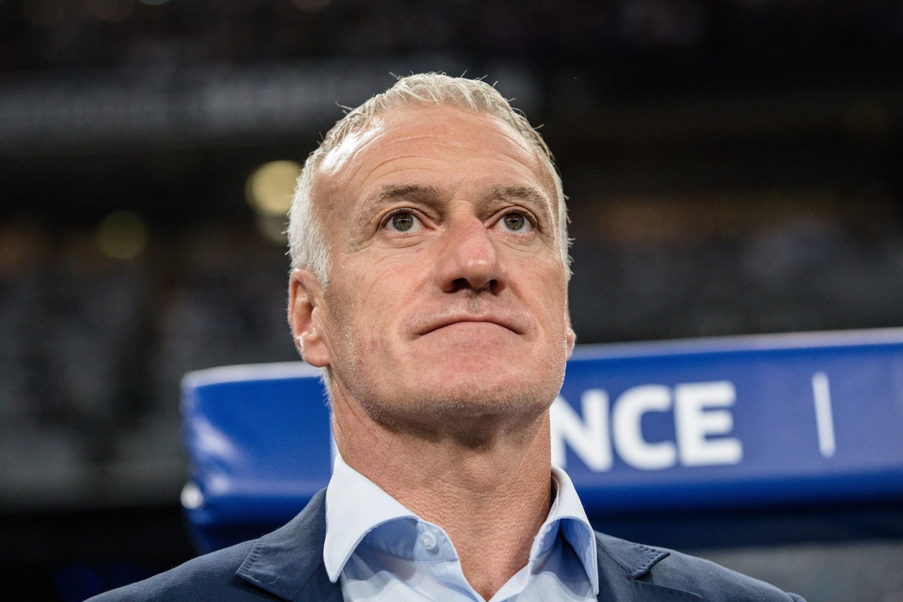 何超仪巴黎街拍又美又飒 霸气演绎换装秀|m6最新官网(图2) 米乐M6