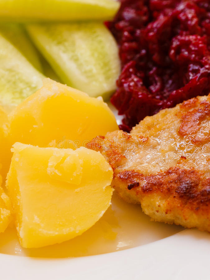 布拉切36+8+10杰特37分 新疆轻取山东结束2连败_米乐M6(图2) 米乐M6官方入口