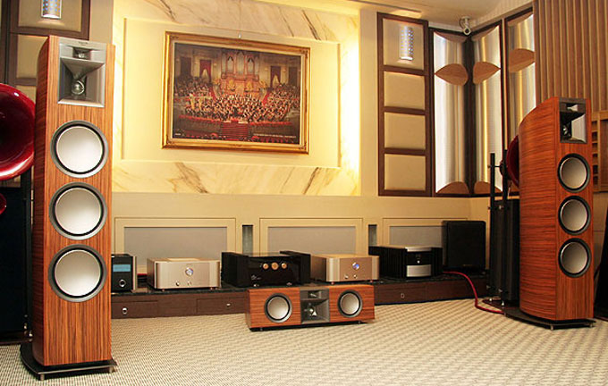 吴尊上海帅气亮相 透露将出公益自传书-米乐M6官方入口