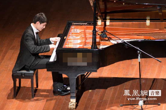 季前赛-强援8三分狂砍38分 吉林95-69轻取佛山:米乐M6(图2) 米乐M6